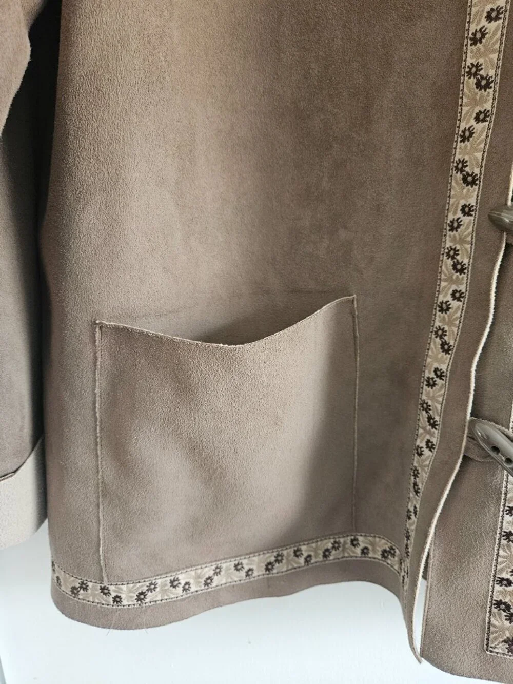 Alfred Dunner Beige Faux Suede Toggle Button Ribbon Trim 18W Jacket